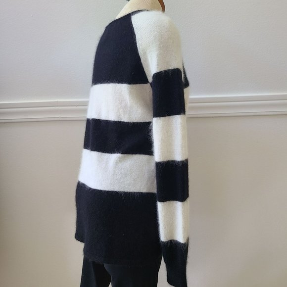 SALE 💥Guess Sweater Black White Striped Women’s Knit Top High Low Zipper,Size L - Picture 6 of 12